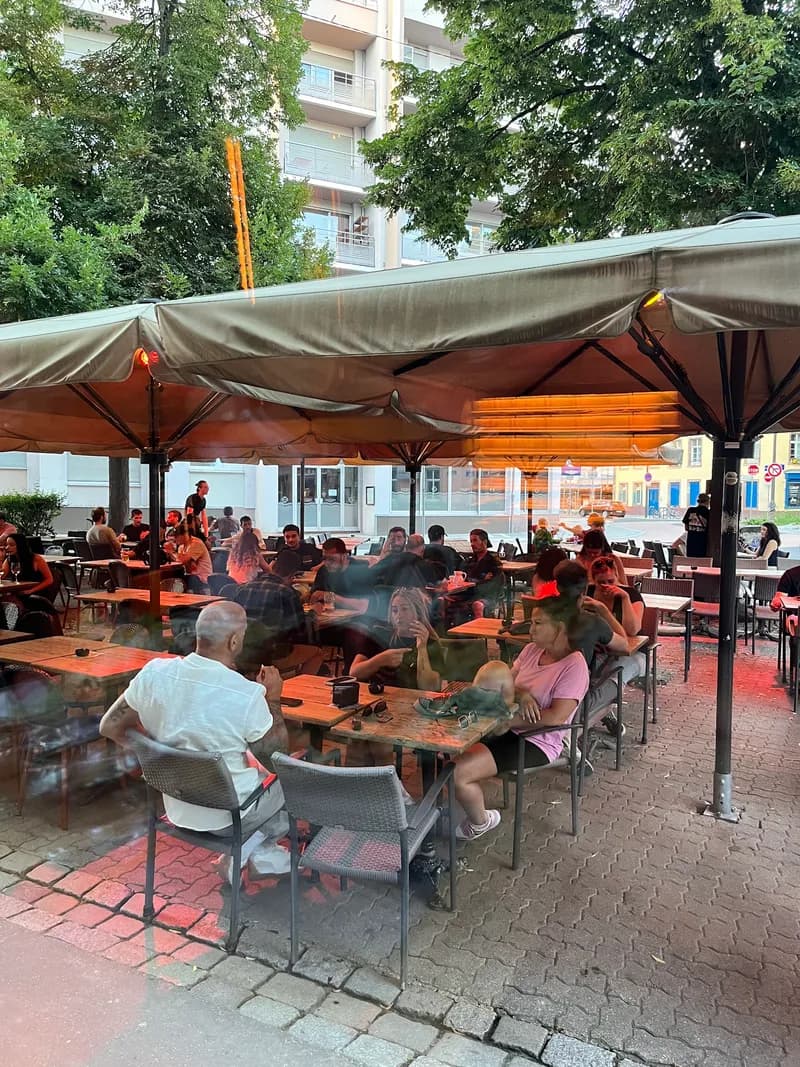 Le Public House, Restaurants in Krutenau