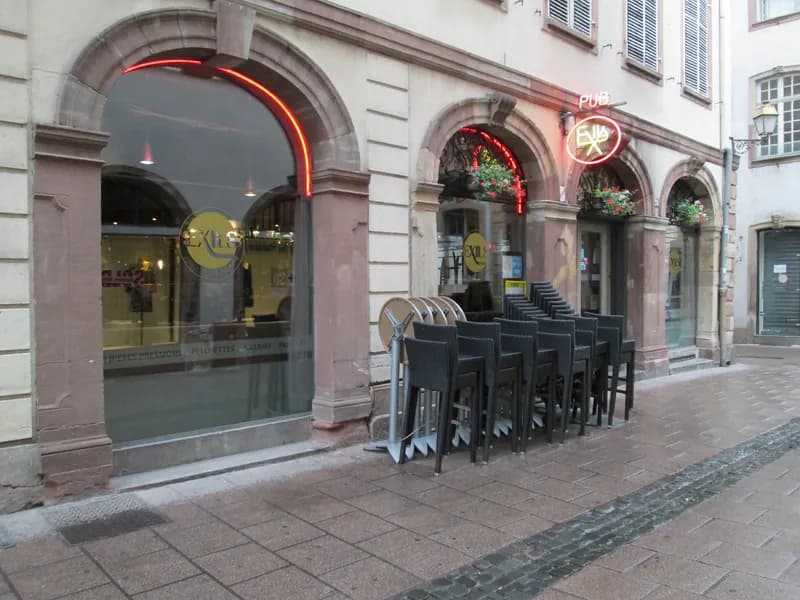 Exil's, Bars in Grande Île