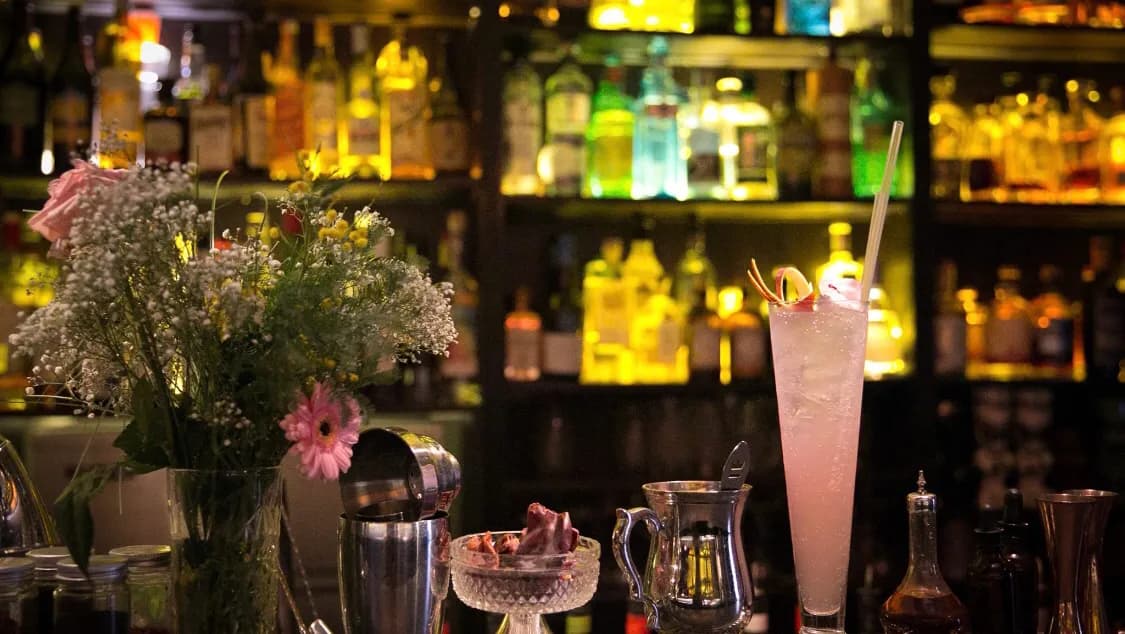 Code Bar, Bars in Grande Île