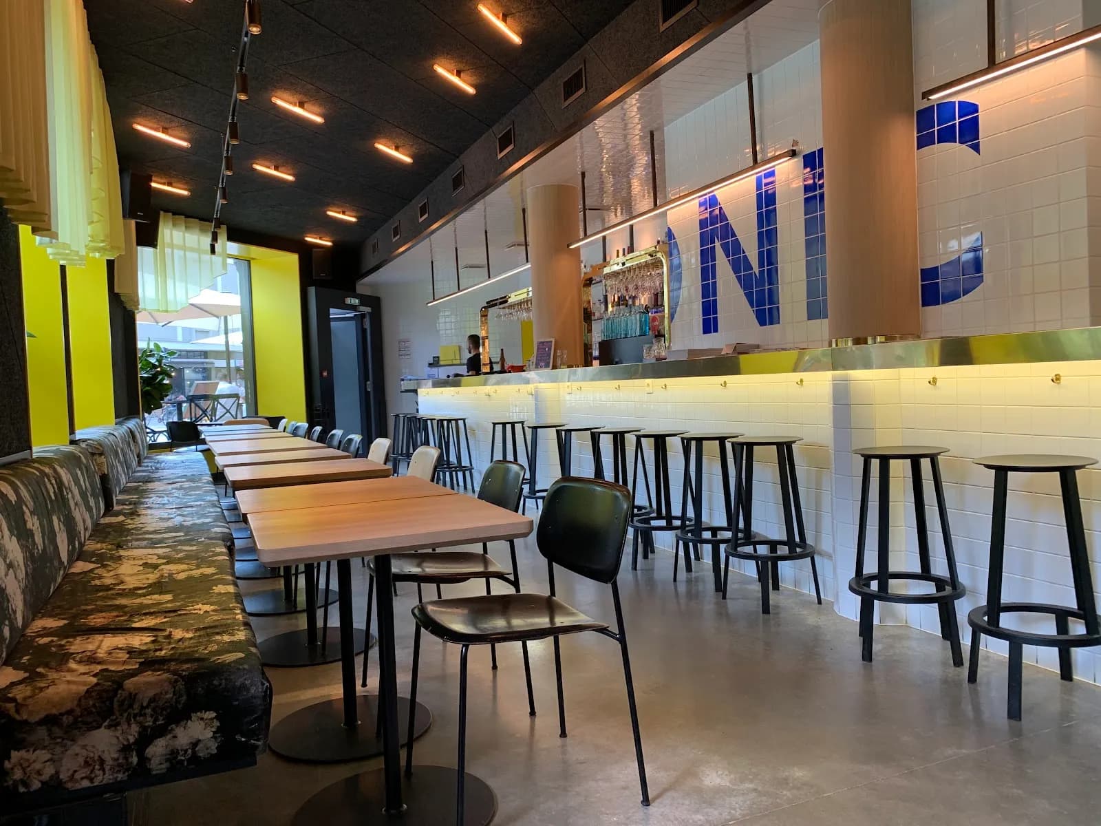 Supertonic, Restaurants in Krutenau
