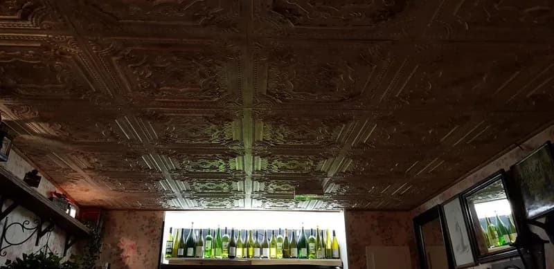 Jaja, Bars in Esplanade