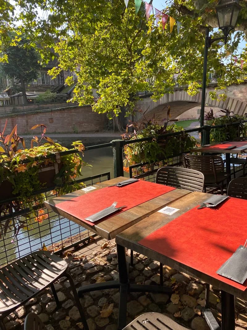 Au Petit Bois Vert, Restaurants in Petite France