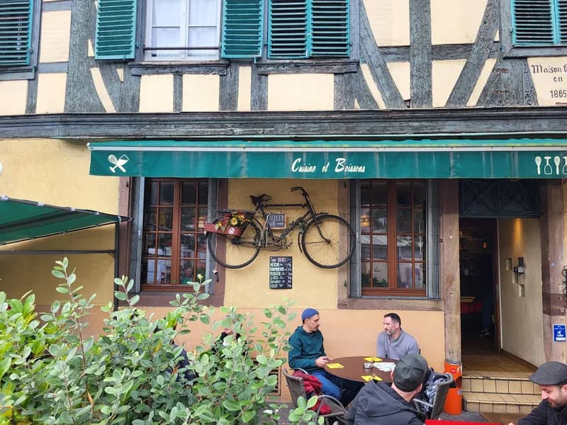 Kitsch'n Bar, Restaurants in Quartier Gare