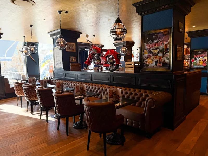 Au Bureau - Pub et Brasserie, Restaurants in Esplanade