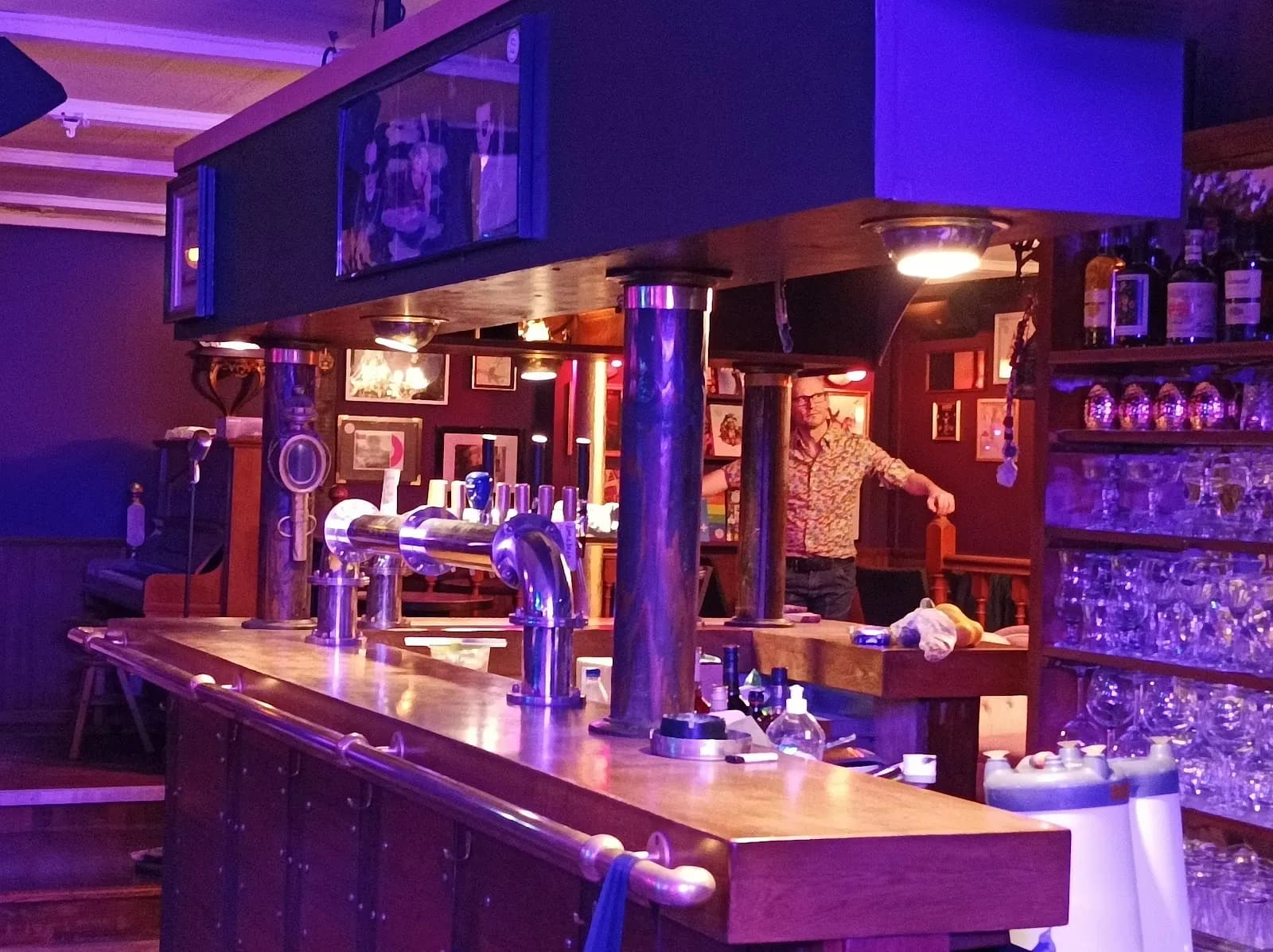 Canapé Queer Bar Strasbourg, Bars in Krutenau