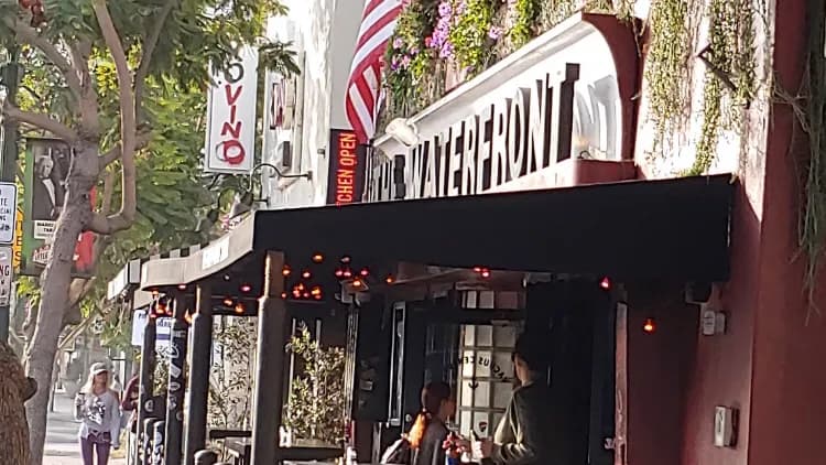 Waterfront Bar & Grill, Restaurants in Little Italy